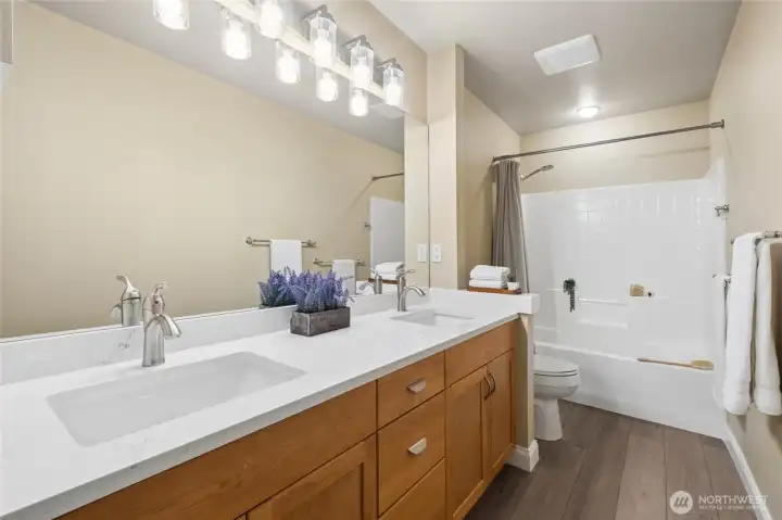 Full bath upper level