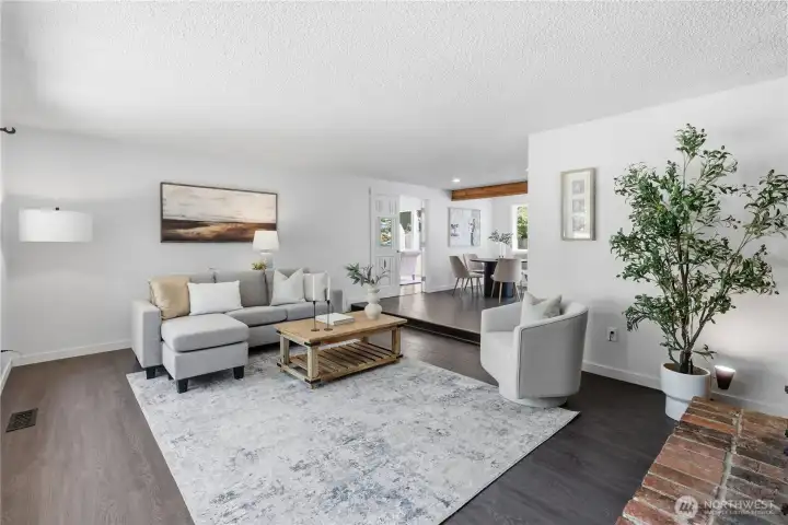 Living / Front Room