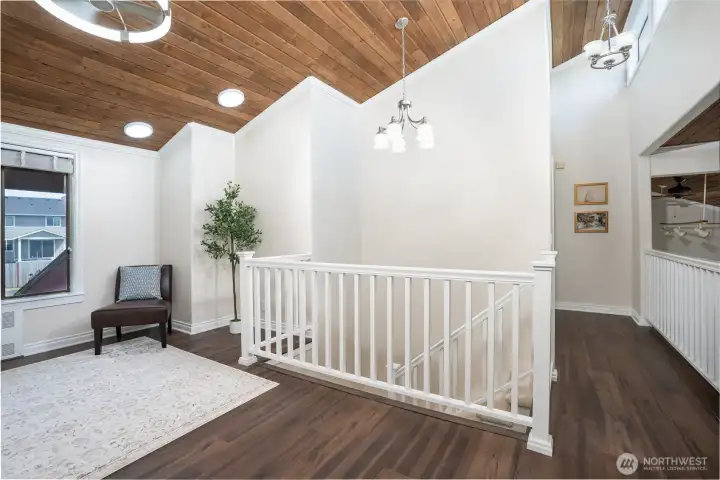 Upstairs loft area has plenty of room for reading or office space. Upstairs loft area has plenty of room for reading or office space.