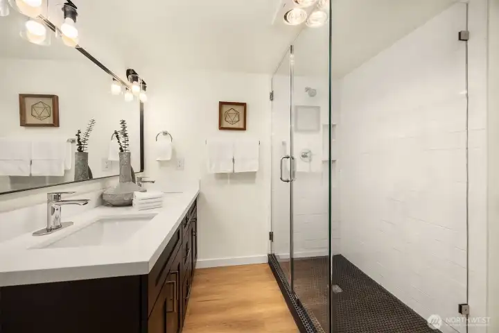 Lower Level Bath