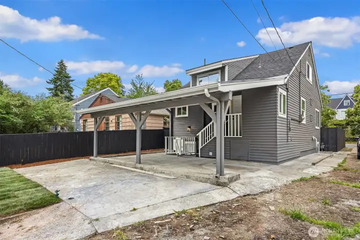 Carport and 1 extra parking