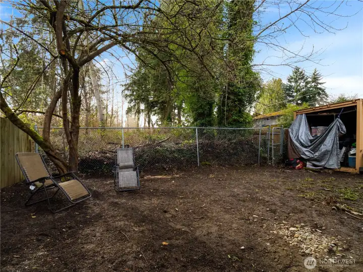 The back yard is private and is butting up o a greenbelt.