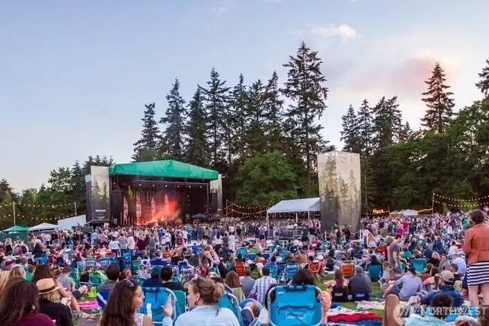 Marymoor park is 5 minutes away