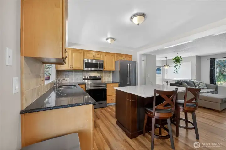 Stainless steel appliances combine beauty and performance. Stainless steel appliances combine beauty and performance.