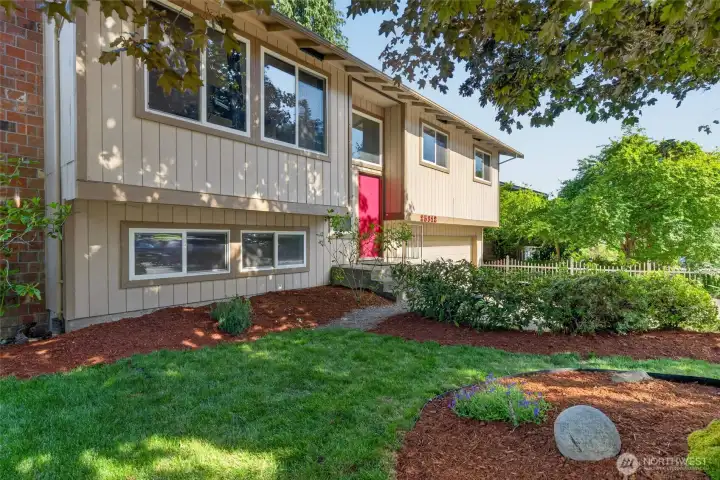 Beautifully maintained exterior with timeless appeal. Beautifully maintained exterior with timeless appeal.