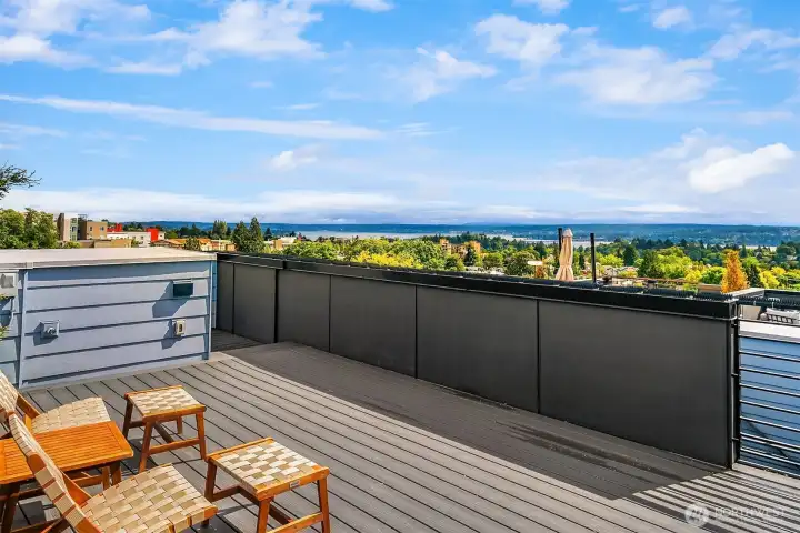 Expansive rooftop deck with panoramic views of Lake Washington, Mt. Rainier, the Cascade Mountains, and both the Seattle and Bellevue skylines. Expansive rooftop deck with panoramic views of Lake Washington, Mt. Rainier, the Cascade Mountains, and both the Seattle and Bellevue skylines.