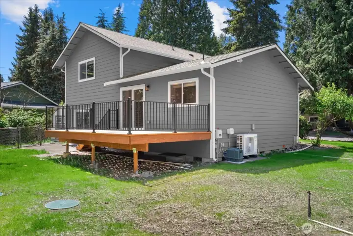Large deck for entertaining Large deck for entertaining