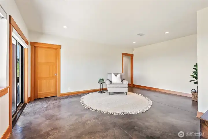 Excellent flex space - could be used as a TV room, play area, exercise room, etc.