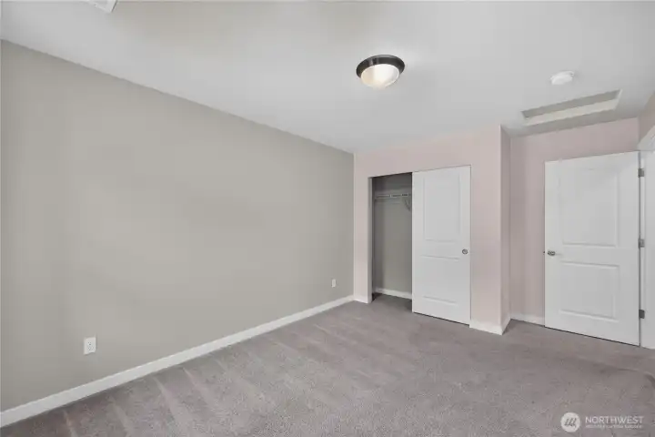 upper level 3rd guest bedroom