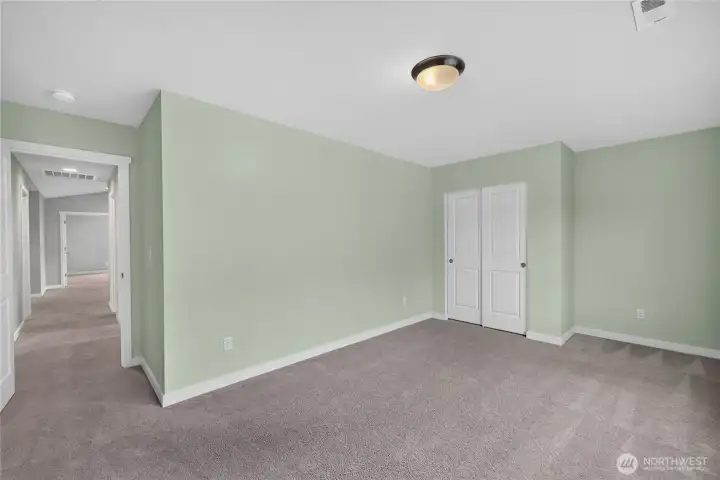 upper level 4th guest bedroom