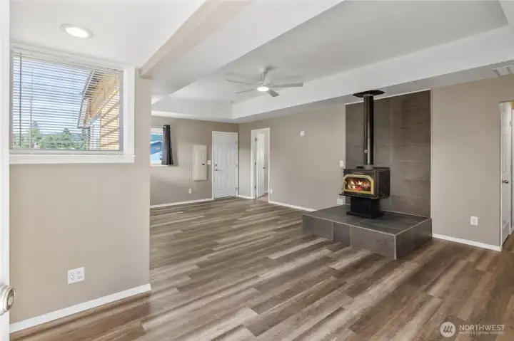 Another side entrance door for easy access from your driveway plus an additional sitting area. Another side entrance door for easy access from your driveway plus an additional sitting area.