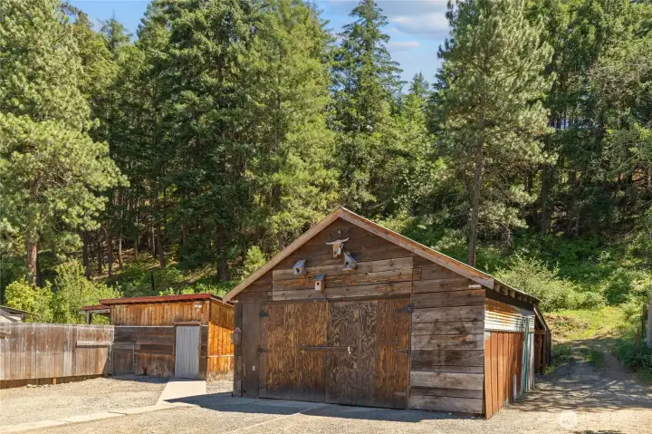 Two Car garage and additional shop plus more! Two Car garage and additional shop plus more!