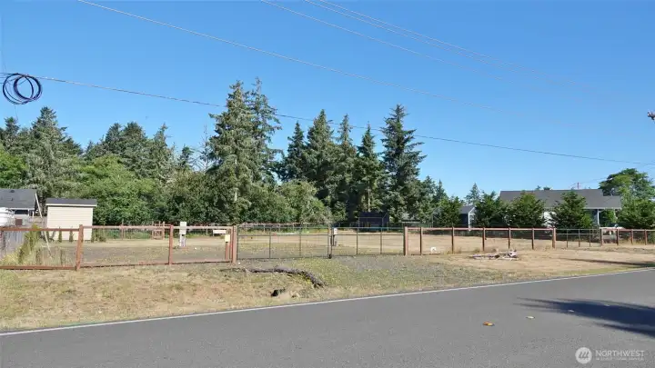 Front of the this double-lot w/ dual gates. Front of the this double-lot w/ dual gates.