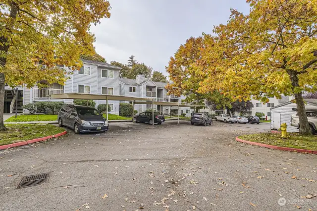 Once in awhile, a really good one comes along - gently lived in, excellent location in the complex and exquisitely remodeled. Don't miss this beautifully renovated home at Renton Ridge Condominiums! Peaceful setting yet close to everything!