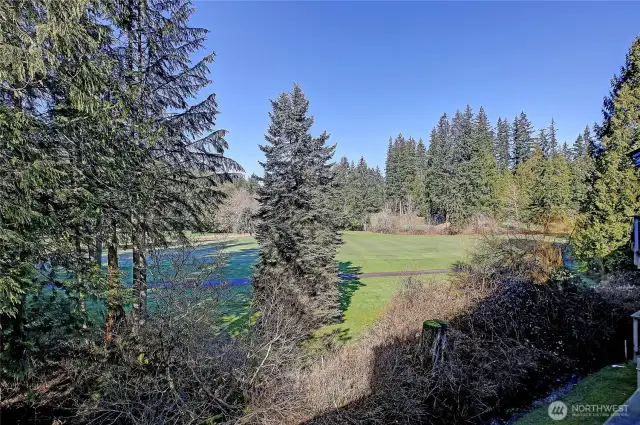 Golf, walkig trails & 2 lakes.