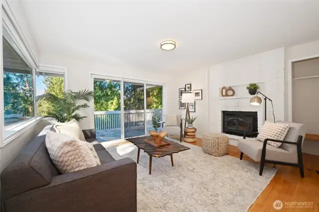 2nd living room.