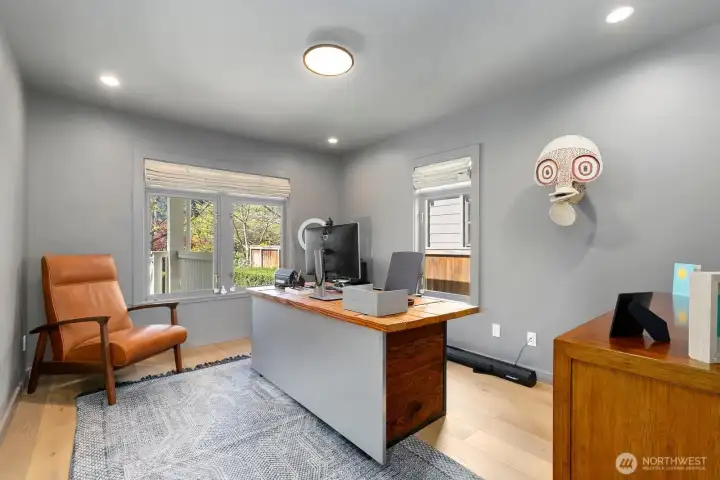 Front office/bedroom space