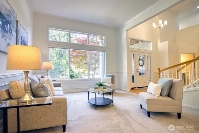 Light-filled Livingroom.