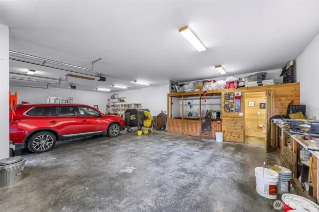 detached shop is 1,140 sqft ft