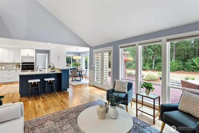 bench seating at the kitchen island