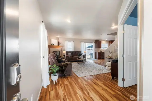 Entry looking past office to right