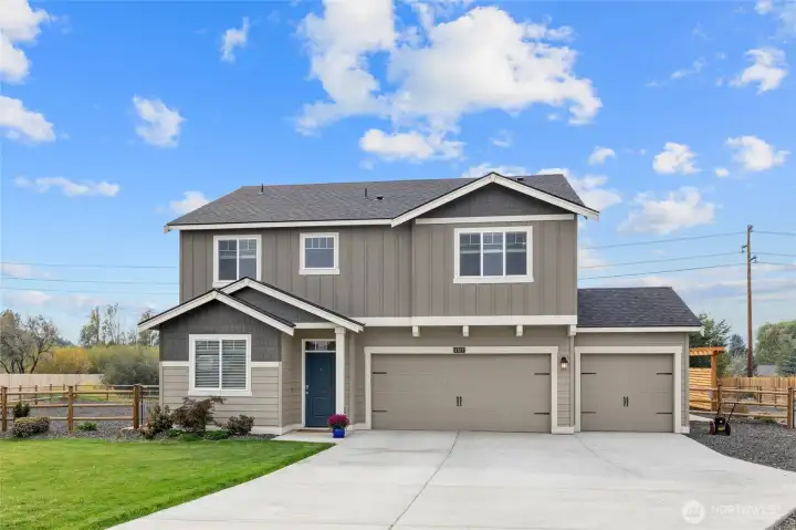 2817 Dapple Gray Way. 2021-built home in the desirable Palomino Fields community.