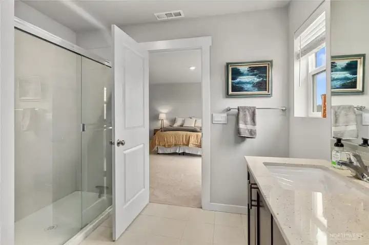 En suite bath