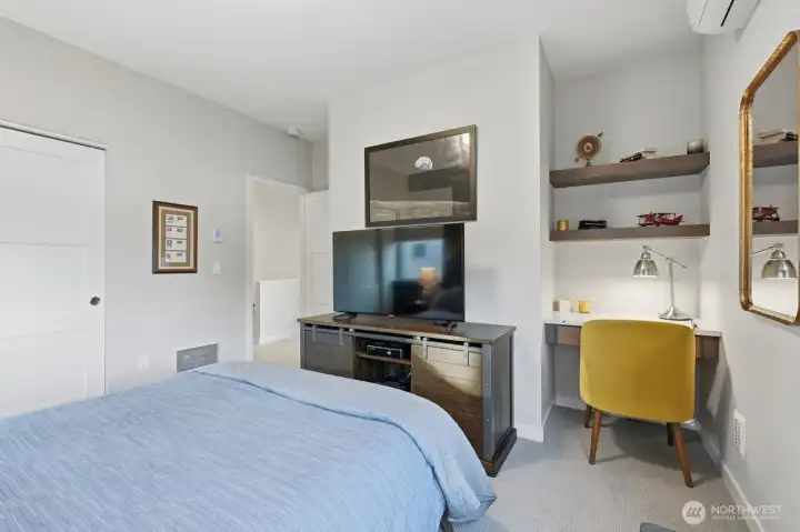 Bedroom with built-in-desk