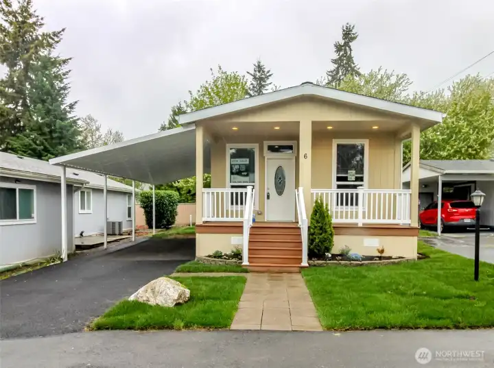 Great brand new construction available at Parkwood!