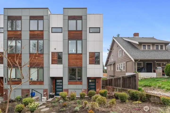 Storage area for unit C is between the entrances of unit B and unit C