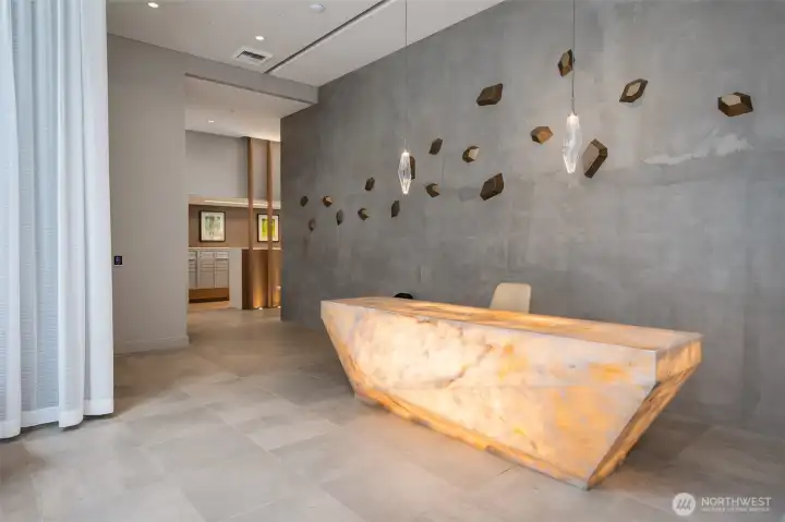 Lobby- 24/7 Concierge