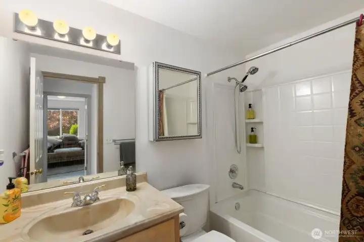 Second full Bathroom