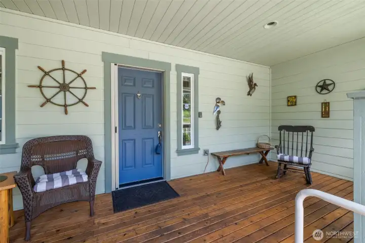 Nice covered front porch