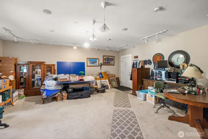 Huge bonus room!
