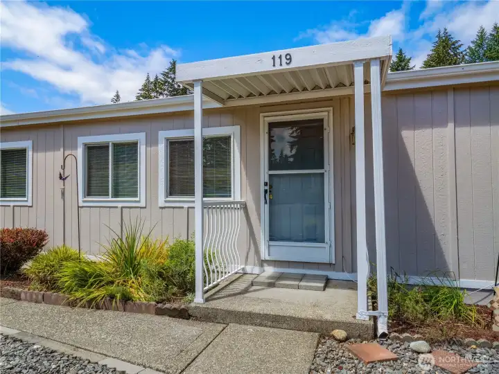 Newly painted front door gives the home curb appeal. Newly painted front door gives the home curb appeal.