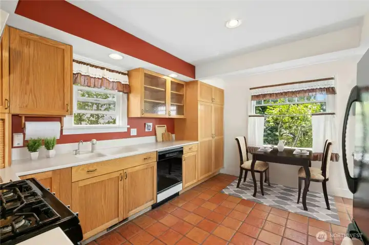 Large kitchen with all appliances and loads of cabinets