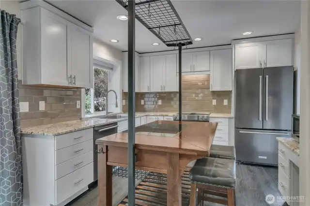 Warm toned tile backsplash