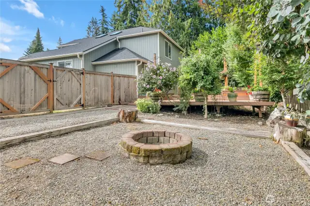 Spacious firepit area