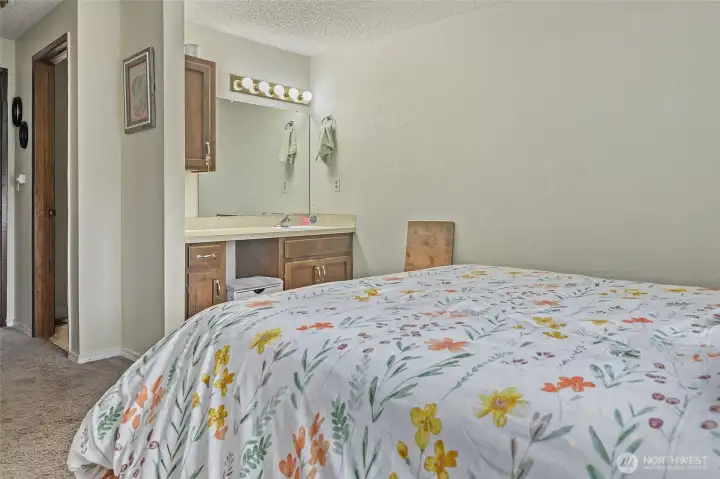 Bedroom has direct access to the jack 'n jill bathroom for both bedrooms.