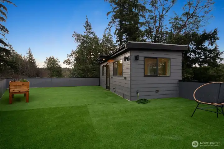 This owner grew tomatoes, lettuce,  and herbs for the season with this sunny space!