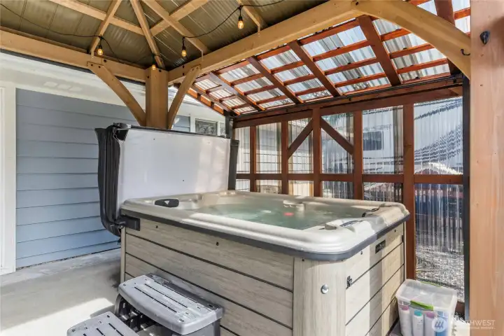 New Viking Hot Tub stays with the home.