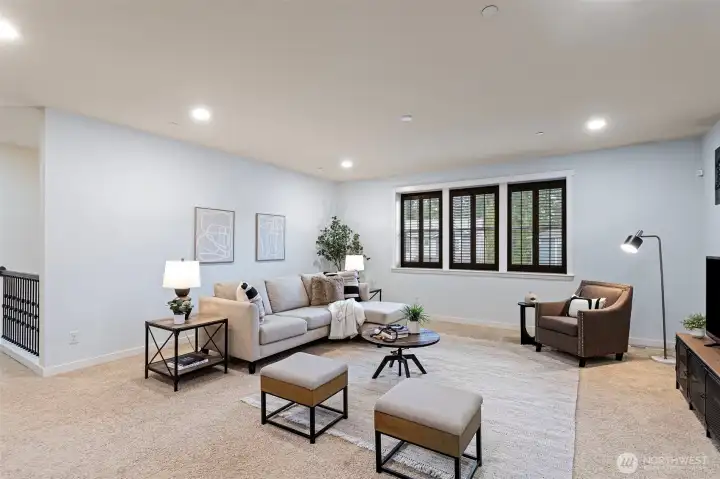 Large upstairs bonus room