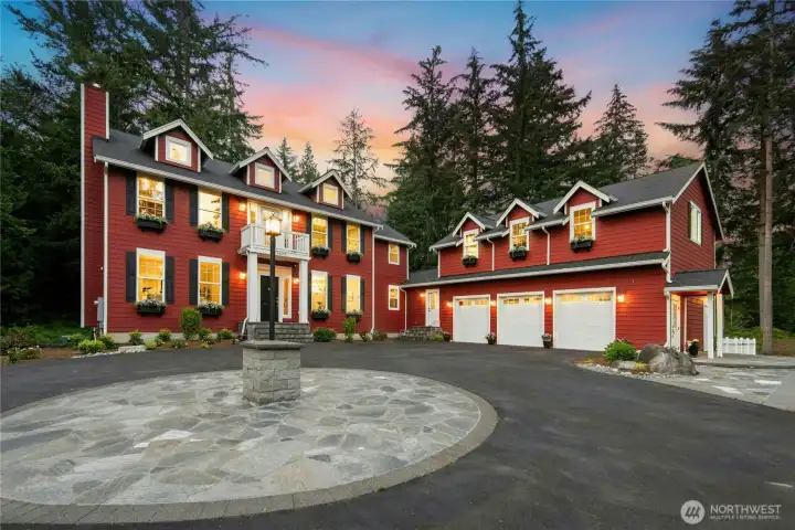Traditional colonial architecture Traditional colonial architecture