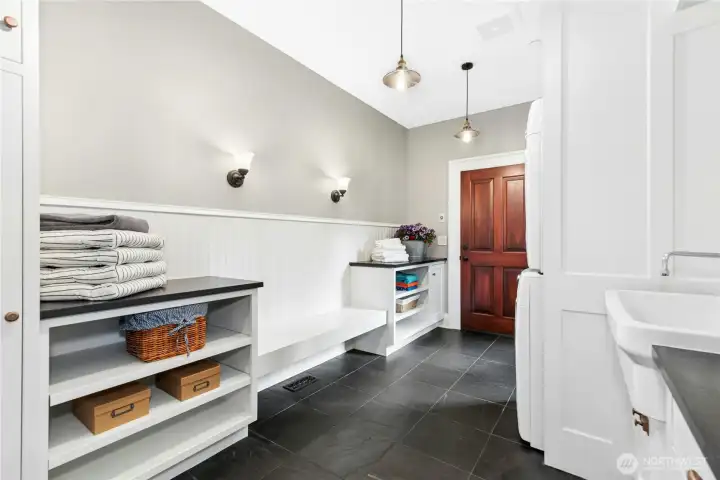 Mud room / Laundry room Mud room / Laundry room