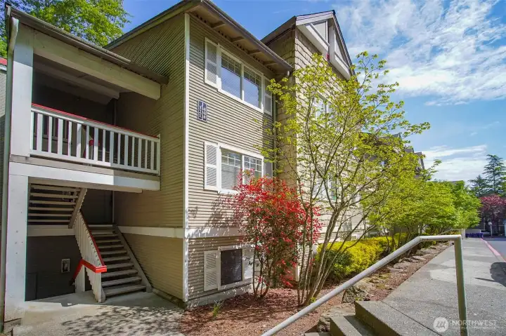 Prime end unit with extra light and privacy.