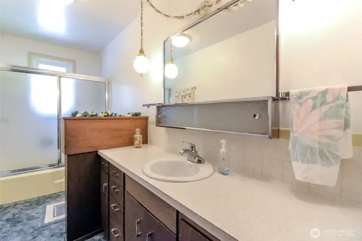 Hall Full Bathroom