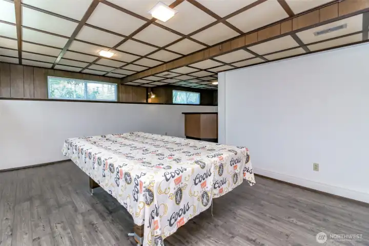 Rec Room Pool Table does not convey