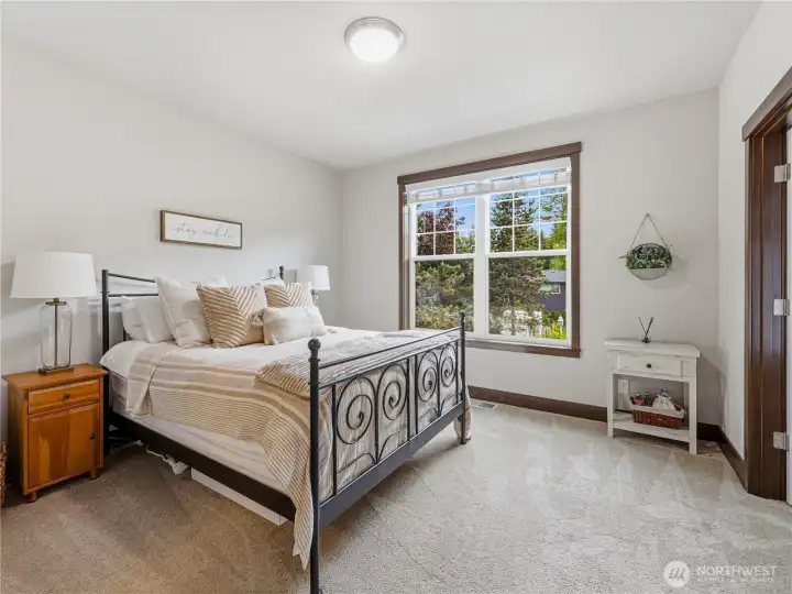 Additional third bedroom with walk in closet and en-suite bathroom