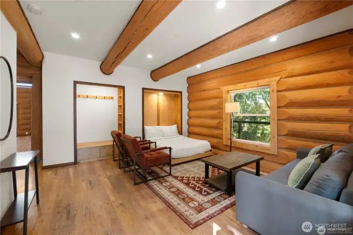 Hideaway Bed for Extra Guests!