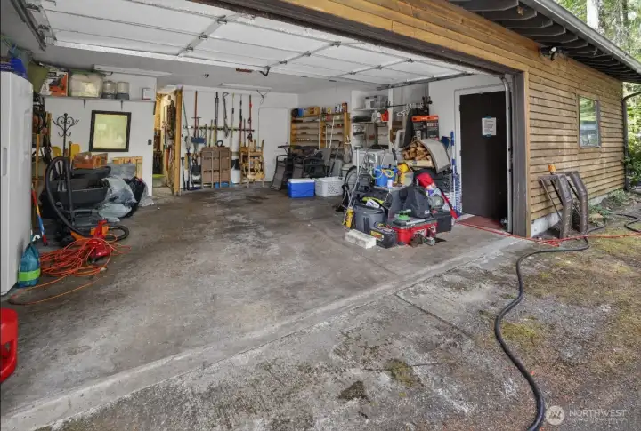 Detached Garage w/ADU